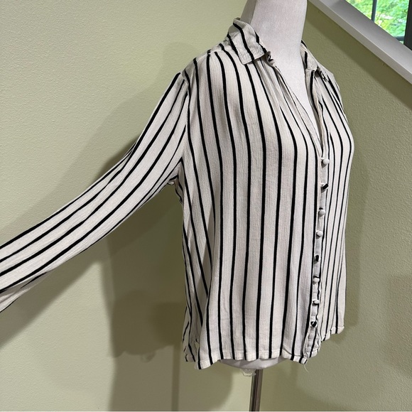 Society Amuse Quiet Lights Woven Blouse Size Large - Picture 7 of 10